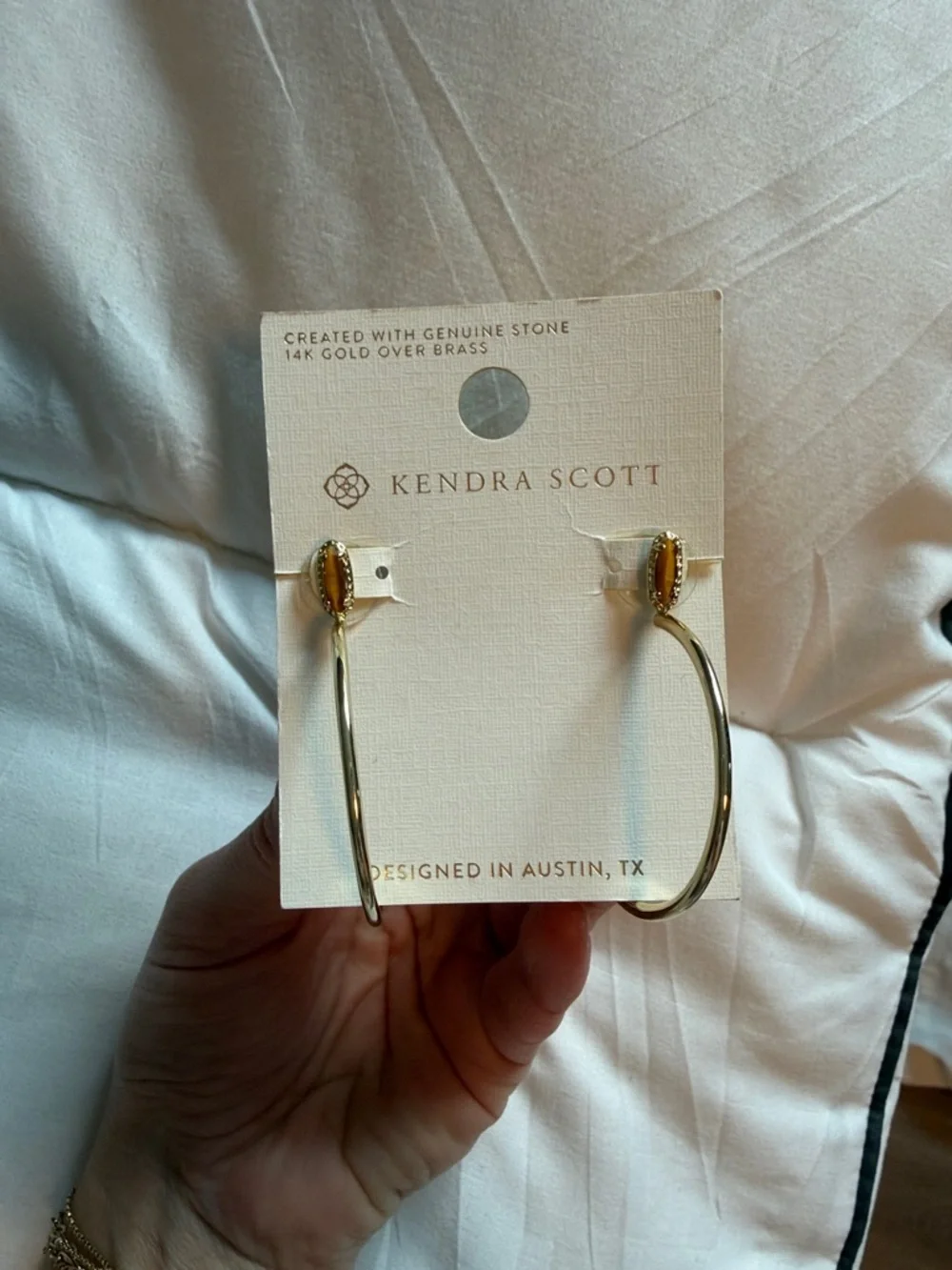 NWT Kendra Scott Open Gold-Tone Hoop Earrings - Picture 2 of 4
